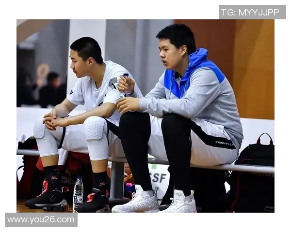 围绕篮球明星成长历程探秘其奋斗精神与非凡传奇故事篇章全景展示 围绕篮球明星成长历程探秘其奋斗精神与非凡传奇故事篇章全景展示