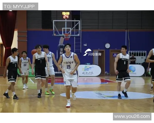 篮球技巧与战术的完美结合 如何在比赛中提升个人与团队表现